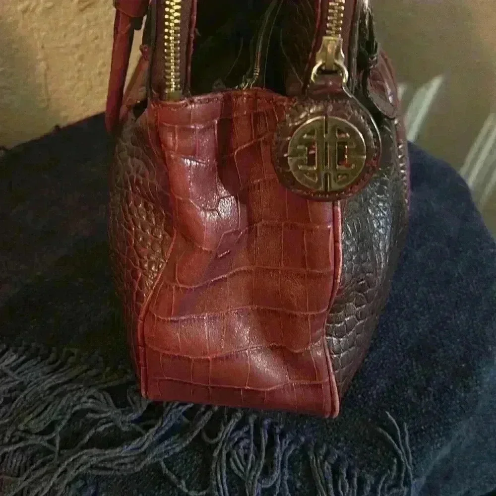 👜Antonio Melani 🇮🇹Large Burgundy Leather Croc Embossed Satchel Handbag